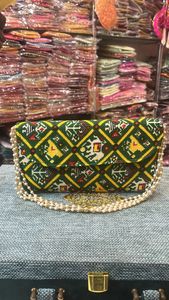 Bolso pequeño bordado con estampado de Patola para mujer hecho a mano, recuerdo de boda, regalo de devolución para invitados - Product Image 4