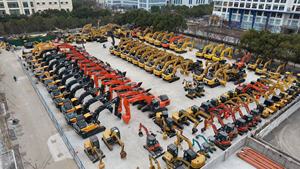 Excavatrice sur chenilles d'occasion Hyundai 305LC-9, 30 tonnes, excellent état, composants essentiels du moteur, moteur Cummins, pompe hydraulique MOOG, 2024 - Product Image 6