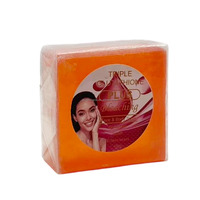 Savon éclaircissant triple action enrichi en acide kojique, glutathion et alpha-arbutine pour un fini frais et éclatant, idéal pour les peaux caramel.