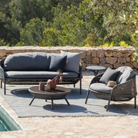 Ensemble de canapés d'extérieur de luxe en rotin PE, structure en aluminium, mobilier de jardin en osier, coussins imperméables, canapé de loisirs pour hôtel et villa