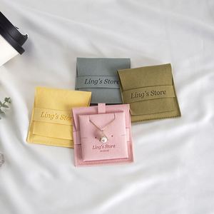 Pochette à bijoux de luxe carrée pliable à double face en velours avec bouton-pression, en microfibre, pour colliers et boucles d'oreilles, logo personnalisé, recyclable - Product Image 2