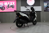 Vente en gros Usine Promotion Scooter Moto à Essence 150cc Automatique Pas Cher Moto à Essence 2 Roues
