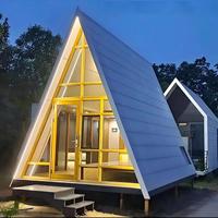 Maison en bois modulaire préfabriquée à double étage en forme de A, design moderne, anti-corrosion, mobile, sur mesure en usine