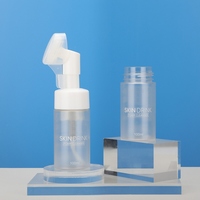 Flacon cosmétique vide transparent en PET pour nettoyant moussant visage 100ml 120ml, emballage personnalisé avec pompe à brosse en silicone