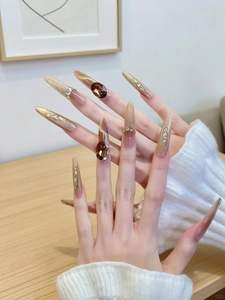 Ongles à presser style <span class=keywords><strong>Swarovski</strong></span>, entièrement recouverts de <span class=keywords><strong>strass</strong></span>, couleurs Aurora et Clear Gem, design maximaliste Red Carpet - Product Image 1