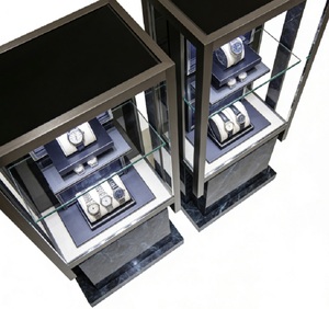 Vetrina Espositiva di Lusso a Più Livelli per Orologi, Espositore in Vetro di Alta Gamma per Negozi di Orologi con Base in Marmo per Retail di Lusso - Product Image 2