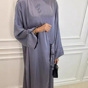 Abaya Elegante e Modesta per Donne, Vestito Lungo fino alla Caviglia con Spalline in Tessuto Satinato, Traspirante e Comodo, Ultima Moda per EID e Ramadan - Product Image 1