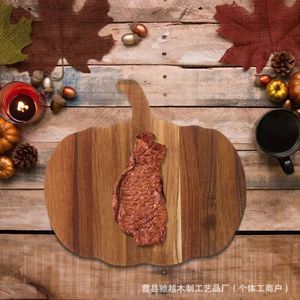 Planche à découper en bois en forme de citrouille avec poignées, idéale pour la maison, y compris pour la cuisine occidentale, les steaks, les pizzas. - Product Image 2