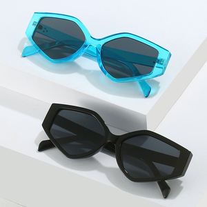 Gafas de Sol Retro Punk de Moda con Logotipo Personalizado, Lentes Irregulares con Protección UV400, Color Jelly, Estilo Ojo de Gato para Mujer - Product Image 3
