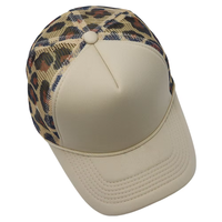 Roze luipaardprint mesh trucker pet met 5 panelen, kerstboom opdruk, driekleurig schuim mesh cap, etnisch, 100% polyester velours