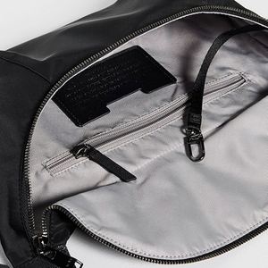 Sac bandoulière noir personnalisé en nylon écologique imperméable pour femme, avec fermeture éclair, idéal pour les voyages, à lanières réglables - Product Image 3