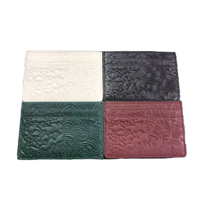 Portacarte di Credito Personalizzato per Donne in <span class=keywords><strong>Pelle</strong></span> Conciata al Vegetale Portafoglio Porta Carte in <span class=keywords><strong>Vera</strong></span> <span class=keywords><strong>Pelle</strong></span> con Leone Inciso Personalizzato per Donne - Product Image 5