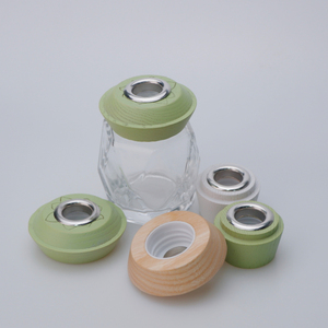 Vietnam WeWood Eco-Friendly Plastic Aromatherapy Bottle Lids New Design Wood Cover Pump Sprayer Bottles Packaging with Screw Cap - Product Image 2
