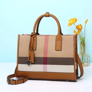 Nouveau <span class=keywords><strong>tartan</strong></span> dames sacs à main à carreaux conception sacs à main pour femme en cuir véritable élégant luxe grande capacité impression classique sac fourre-tout - Product Image 3