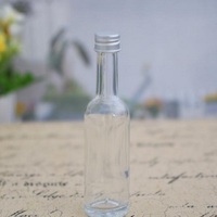 Bouteille en verre de 100ml pour vodka 30ml 50ml Mini bouteille en verre de liqueur d'alcool/vodka/sirop d'érable avec motif de feuille d'érable