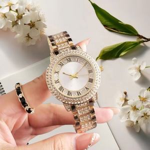 Montre pour femmes en or rose avec strass, cadran à chiffres romains, bracelet en acier inoxydable, luxe, mode, nouveau design, montres pour filles - Product Image 4