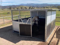 Box pour chevaux modulaire portable à montage rapide, panneaux latéraux en HDPE, acier galvanisé à chaud, pour ranch et club équestre
