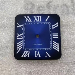 Nuevo reloj New Roman Square con esfera de calendario de 6 puntos, equipado con un movimiento luminoso NH35, caja de acero inoxidable de 26.9x26.9mm. - Product Image 5