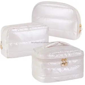 Üretici özel naylon kapitone kadınlar kabarık kozmetik çantası kılıfı puffer makyaj çantası pamuk puf seyahat makyaj çantası en iyi hediye