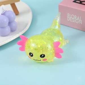 Jouet à presser en maltose, en forme d'axolotl coloré, en TPR souple, cadeau anti-stress pour enfants, stimulant d'humeur pour les journées chargées, lumineux et doux - Product Image 3