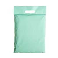 Sacs personnalisés OEM en polyéthylène recyclable, mat, beige, imperméables, épaisseur 0,06 mm, pour chaussures, chaussettes en fourrure, vêtements, avec fermeture auto-adhésive