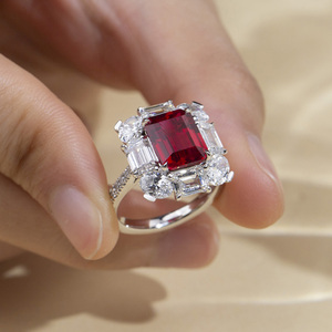 Anillo de Moda Messi Jewelry MSR-1772 PT950 con Zafiro Rojo en Forma de Esmeralda, Anillo con Gema Roja, Anillo de Compromiso - Product Image 4