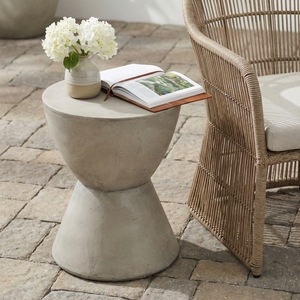 Table d'appoint extérieure légère en béton gris clair MGO, mobilier de patio - Product Image 1