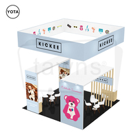 Stand de Exhibición Retroiluminado Tipo Isla Yota de 20x20 pies, de Aluminio, con Iluminación LED, Ligero, Reutilizable y Personalizable para Ferias Comerciales