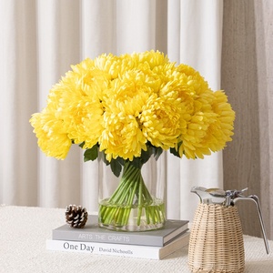 Nouvel Arrivage – Fleurs Artificielles en Soie Chrysanthème <span class=keywords><strong>Jaune</strong></span> Faites à la Main sur Mesure avec Vase en Verre pour Décoration Intérieure – Achat en Gros - Product Image 1