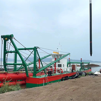 Machine de dragage par aspiration industrielle pour l'extraction de sable de rivière, le dragage de boue, les travaux d'excavation, la construction de ports et la remise en état des terres