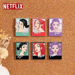     เข็มกลัดติดเสื้อโลหะผสมสังกะสีลายตัวละครจาก Netflix กล่องสุ่ม ของสะสม ตราสัญลักษณ์ลึกลับ คอลเลกชันแฟนคลับ - Product Image 1