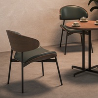 Nouvelle Tendance : Ensemble Table et Chaises de Café, Banquettes de Restaurant Commerciales en Métal avec Tables en Bois Massif et Revêtement en Cuir PU Moderne