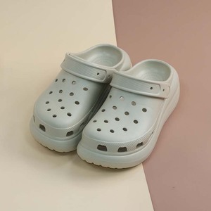 Zuecos de Verano para Mujer, Punta Cerrada, Parte Superior de Plástico Transpirable, Suela de EVA, Color Gris Claro - Product Image 1