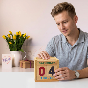Bloque de calendario de madera con números y letras pintados para decoración - Product Image 3