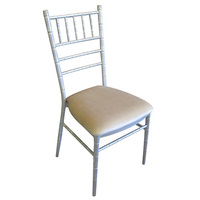 Chaise d'hôtel empilable en métal doré de luxe avec coussin en mousse, sièges modernes pour banquets de mariage et événements