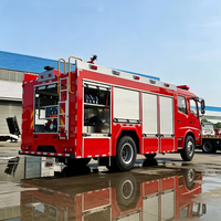 Nouveau camion de pompiers à mousse Diesel 8000L, transmission manuelle, moteur Cummins 210HP, cabine Dongfeng D913 pour utilisation combinée eau et mousse