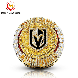 Anello Personalizzato Campionato 2026 con Zirconi Pave Completo, Placcato Oro, Gioielli di Lusso da Uomo, Anello Campioni Lega, Trofeo Vincitore Heavy Metal - Product Image 2