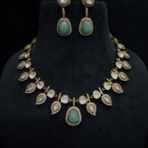 Meilleure vente Pendentif publicitaire avec long mala avec perles hydro combinaison de costume couleur assortie collier de mariage avec boucles d'oreilles - Product Image 1