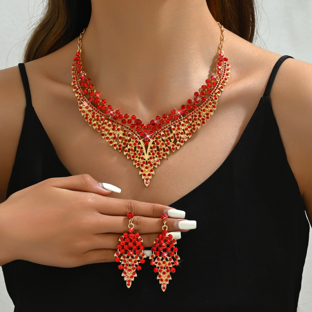 ชุดสองชิ้นสีทองและสีแดง G284