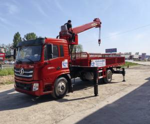 Grúa de camión de servicio pesado de Puente único HOWO 4*2 con una capacidad de elevación de 10 toneladas, equipada con un motor central - Product Image 2