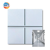 Plaque de plafond carrée moderne en PVC et plâtre – Ignifuge, résistante à l'humidité, insonorisée, classe résistance au feu pour appartements, centres commerciaux, hôtels