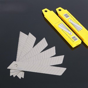 ใบมีดคัตเตอร์ขนาด 18 มม. แพ็ค 10 ใบ ใบมีดสแตนเลสอย่างดี แข็งแรง ทนทาน สำหรับตัดวอลเปเปอร์ พรม - Product Image 2