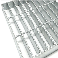 Grilles de drainage galvanisées / Grille en acier à barres plates et dentelées pour passerelles, sols, marches d'escalier, plateformes de construction
