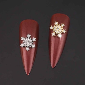 Accessoires pour ongles de Noël très demandés, décorations d'ongles en forme de flocon de neige serties de diamants, vente en gros spéciale DIY pour la beauté - Product Image 5