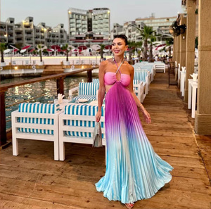 Elegante gradiente traforato plissettato lungo e Sexy senza schienale estivo per festa indossa un prendisole di lusso con cavezza per le donne da spiaggia - Product Image 5