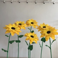 Décoration de vitrine événementielle professionnelle sur mesure, géante, en forme de tournesol, faite main en soie/organza, style européen moderne vintage
