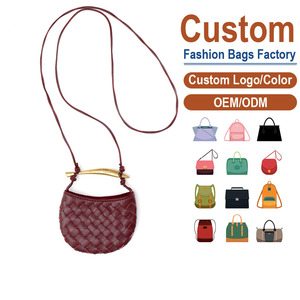 Mini bolso cruzado tejido de piel de cordero auténtica – Suave y flexible al tacto | Disponible en Múltiples Colores, Perfecto para Estilos de Otoño/Invierno - Product Image 1