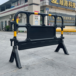 Barrera de Plástico HDPE Moldeada por Soplado 1350A, Barrera de Seguridad de Plástico para Control de Multitudes con Panel Publicitario - Product Image 3