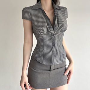 Top Vintage Y2K con Cuello en V y Rayas para Mujer, con Encaje, Botones al Frente, Corte Ajustado, Manga Corta, a la Moda - Product Image 4