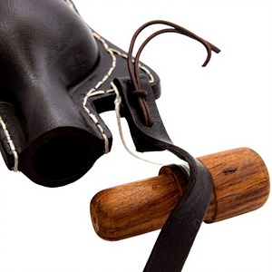Botella Costrel Pilgrim Hecha a Mano, Botella Medieval Auténtica de Cuero con Revestimiento de Cera de Abeja, Tapón de Madera, Botella Vikinga para Beber - Product Image 2
